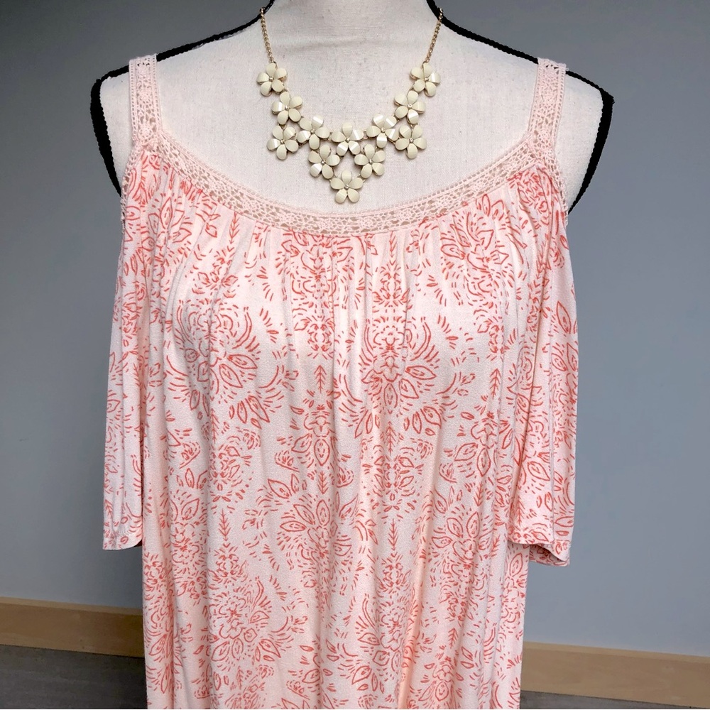 Mudd Pretty Coral Cold Shoulder Crochet Trim Peasant Boho Top Size Large
